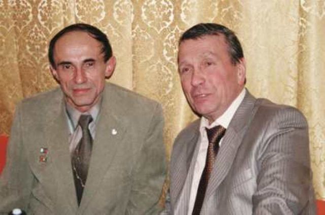 Выпускники 1967 года Романюк Н.П. и Левин Н.С. На встрече однополчан Марыйского ОАП. Москва 2007 год.